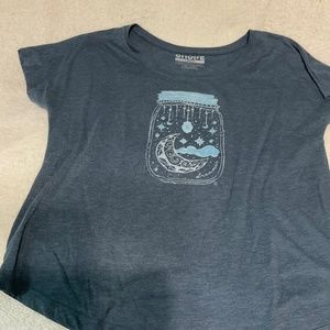 Choke t shirt with mason jar design size large. B60